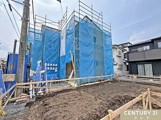 東武東上線「若葉」駅まで徒歩11分。藤小・中学校まで徒歩15分の距離でお子様も無理なく通えます。