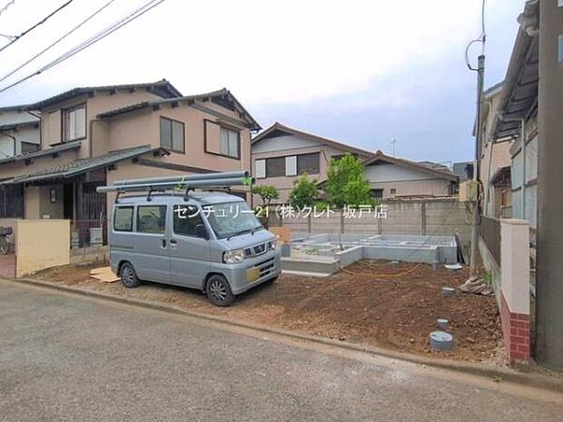 床全面と立ち上がりを鉄筋コンクリートで施工することで、安心して暮らせる地震に強い基礎を造ります。
