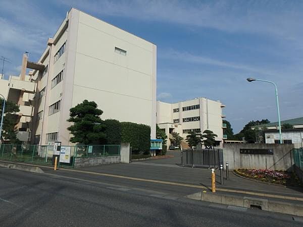坂戸市立坂戸中学校まで1200m