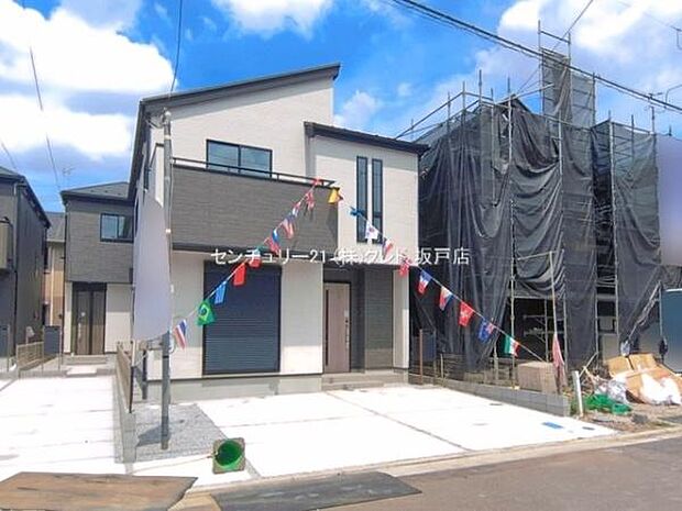 高階北小学校まで徒歩4分。お子様も無理なく通える安心の距離感で、子育て世帯にうれしいロケーション。朝ゆったりと余裕を持った時間を確保できるのも嬉しいですね。