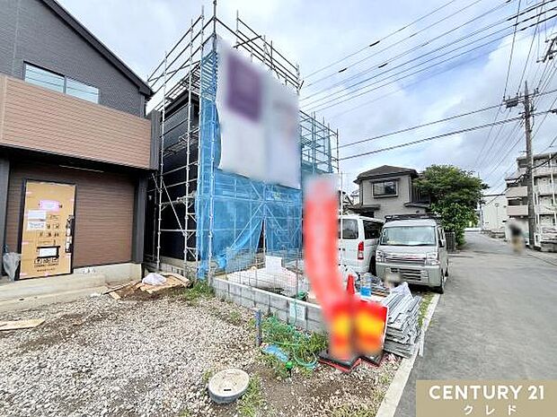 2沿線利用可能な「坂戸」駅より徒歩11分。周辺環境も整った立地に安心設計の地震に強い家が誕生します。
