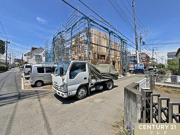 構造・下地を確認できる貴重なタイミングです。生活をイメージしやすいよう、周辺施設も合わせてご案内します。