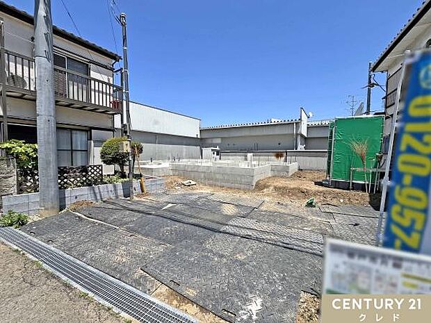 お家をしっかりと支える重要な基礎部分が完成しました。これからいよいよ建物の骨組みを組み立てる上棟へと進みます。