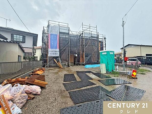 駐車場3台分を確保!お友達が遊びに来た時、急な来客時にも安心のゆとりを確保!家の前に車を停めてご近所の迷惑に…なんて心配がいりません。