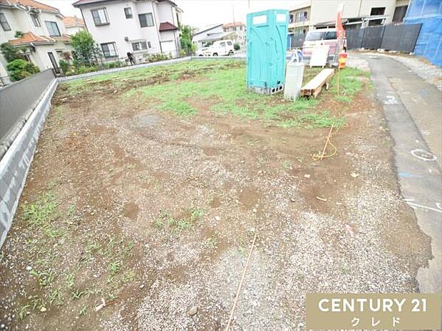 JR川越線「的場」駅徒歩12分。霞ヶ関小・中学校、商業施設も近隣に充実、子育て家族にオススメの住環境です。