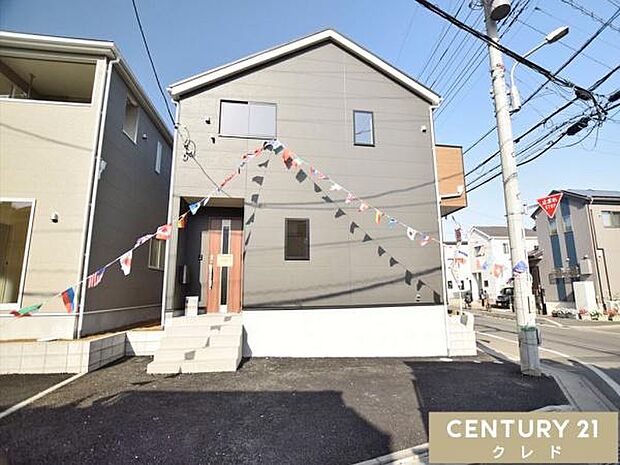 耐震・制震性に優れた制振装置搭載の新築分譲住宅　全4棟。周辺には教育機関や商業施設も充実しており、子育て世代のご家族にもおすすめの住環境が整っています。
