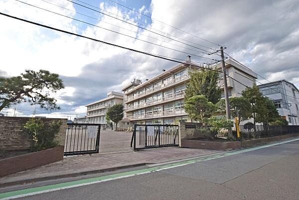 川越市立中央小学校まで530m