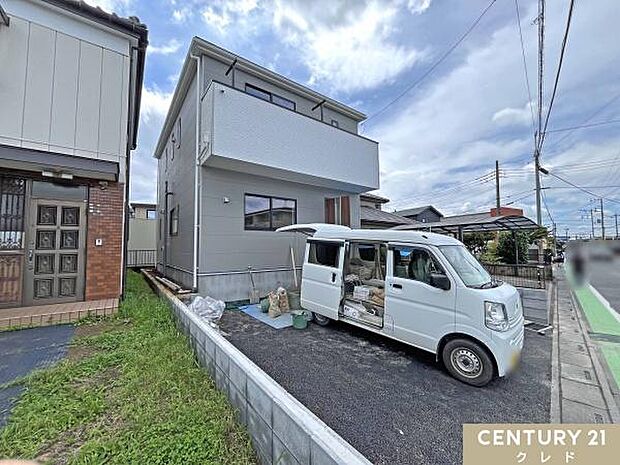 敷地内に駐車スペースあり。通勤やお子様の送り迎え、毎日のお買い物など、便利な移動手段として活用できます。