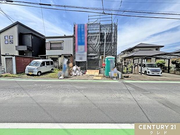 敷地内に駐車スペースあり。通勤やお子様の送り迎え、毎日のお買い物など、便利な移動手段として活用できます。