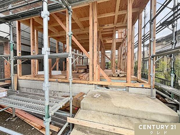 建物の骨組みや内部仕様を作る工程では住空間を形作ります。部屋の大きさや位置などが快適な暮らしを実現します。