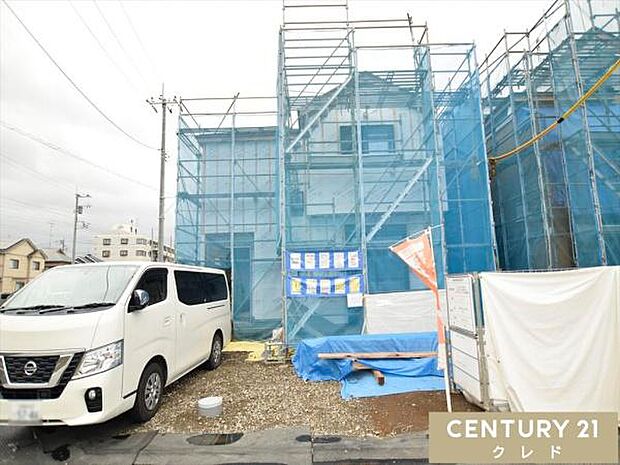 西武新宿線「南大塚」駅徒歩25分、東武東上線「川越」駅バス11分~「つつじヶ丘住宅入口」停徒歩6分。都心への通勤・通学や休日のお出かけにも便利な立地です。