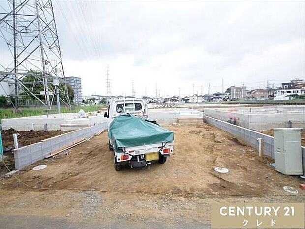 制振装置搭載、住宅性能表示制度で機能性が分かる安心のお住まい。完成に向けて基礎の段階に進みました。