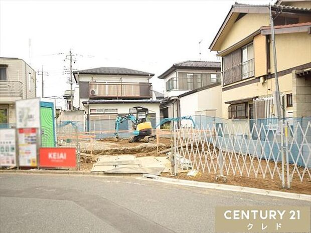 毎日のお買い物に欠かせない商業施設が徒歩圏内に充実。シニア世帯からファミリー層まで幅広い世帯にオススメです。