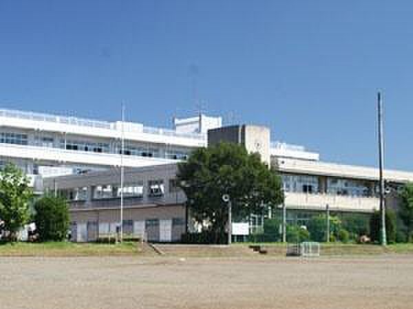 嵐山町立菅谷中学校まで640m