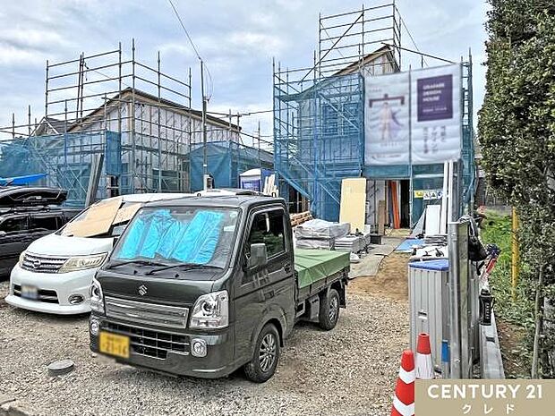 スーパー・コンビニ・ドラッグストアなど、毎日のお買い物に欠かせない商業施設が徒歩圏内に充実。シニア世帯からファミリー層まで幅広い世帯にオススメです。