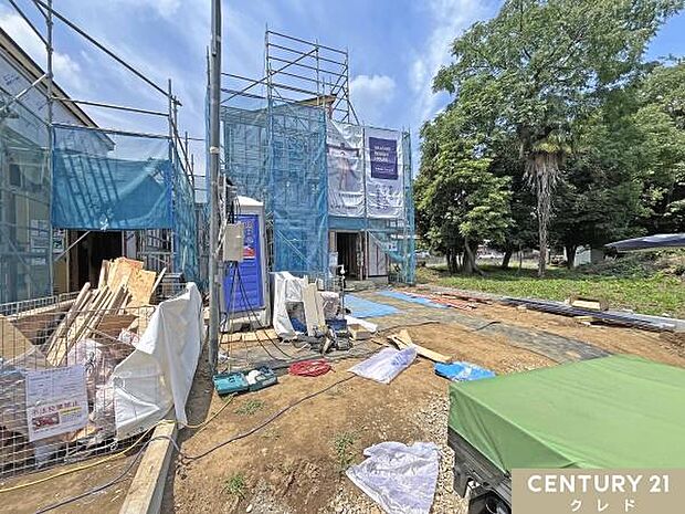 住宅性能表示制度6項目で最も高い等級を取得した高い性能を持ったお住まい。3つのWICやSICなど、豊富な収納を配した2号棟はゆとりある動線を確保できます。
