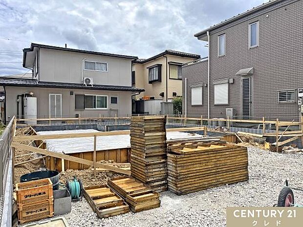 床全面と立ち上がりを鉄筋コンクリートで施工することで、安心して暮らせる地震に強い基礎を造ります。
