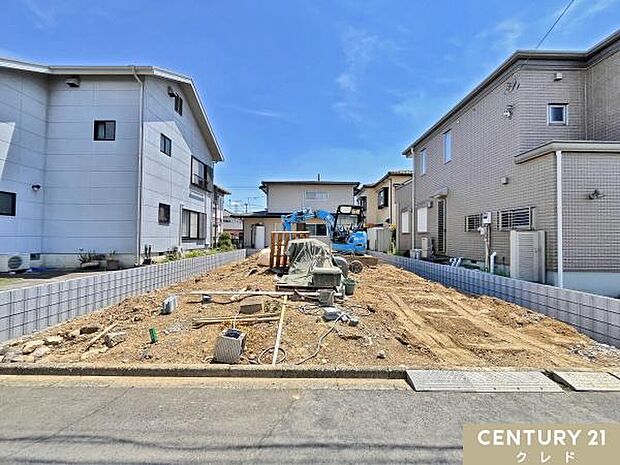 閑静な住宅街エリアの敷地約49坪に、全室6帖以上の3LDKが建ちます。収納豊富な間取りはファミリー層にもオススメです。