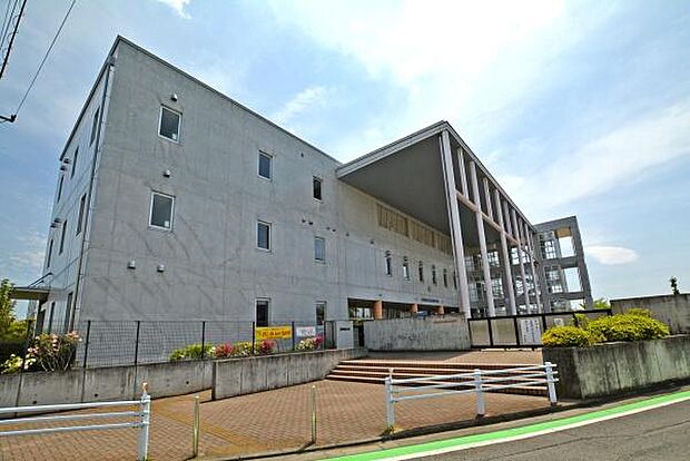 東松山市立新明小学校まで520m