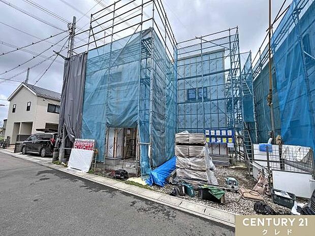 【3号棟】LDK17.5帖に隣接した洋室付き。子育て家族に嬉しい、たっぷり洗濯物が干せる2面バルコニー。