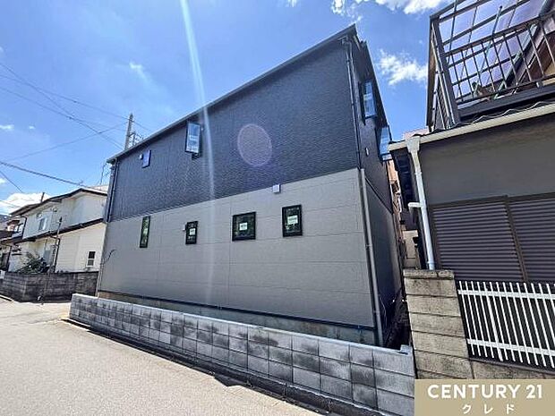 東武東上線「鶴ヶ島」駅徒歩17分。生活利便施設も身近に揃う住みやすい住環境です。周辺環境も併せてご案内いたします。