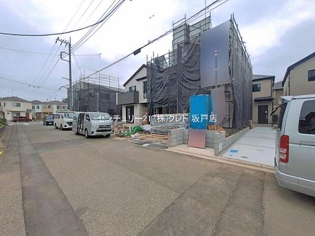 高階北小学校まで徒歩4分。お子様も無理なく通える安心の距離感で、子育て世帯にうれしいロケーション。朝ゆったりと余裕を持った時間を確保できるのも嬉しいですね。