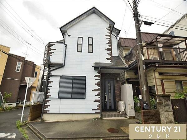 牛子小学校まで徒歩4分。お子様も無理なく通える安心の距離感で、子育て世帯にうれしいロケーション。朝ゆったりと余裕を持った時間を確保できるのも嬉しいですね。