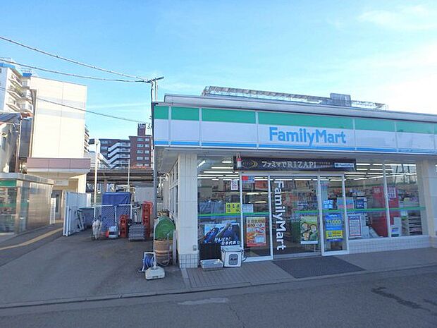 ファミリーマート南大塚駅北口店まで853m