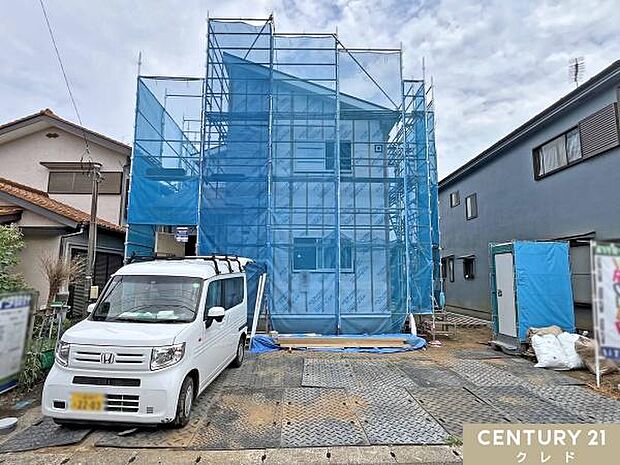全居室南向きで陽当り良好な4LDK。小学校まで徒歩6分!車通りの少ない閑静な住宅街でお子様の通学も安心です。