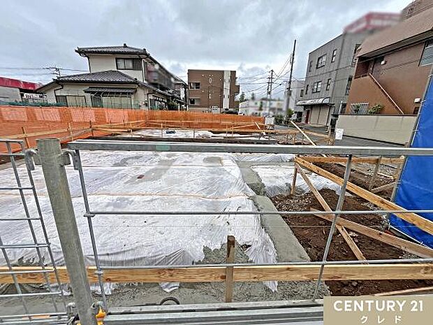 基礎工事がスタートしました。今なら「建物の土台」となる部分をご覧いただけます。