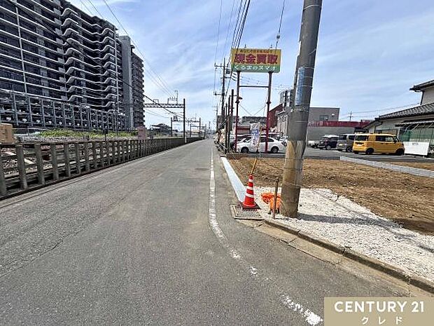 東武東上線「若葉」駅徒歩3分。映画館やスーパーなど58の専門店が揃う「ワカバウォーク」まで徒歩7分。