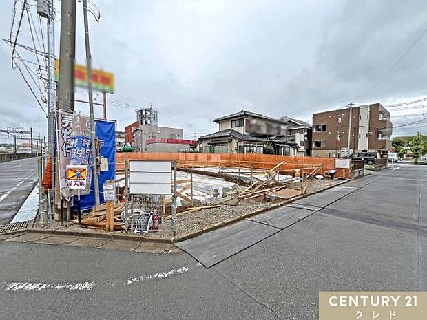 基礎工事がスタートしました。今なら「建物の土台」となる部分をご覧いただけます。