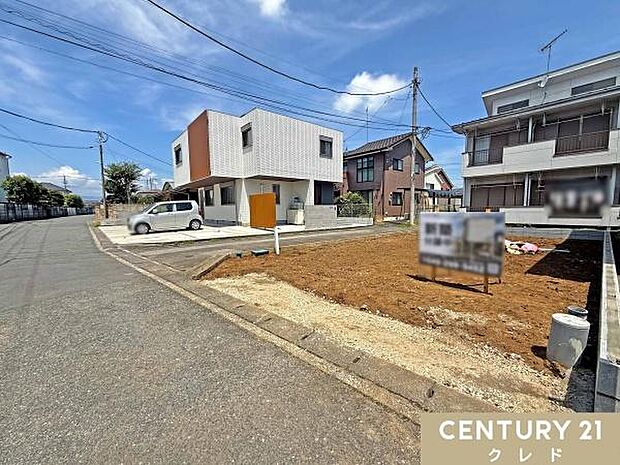 東武東上線・越生線「坂戸」駅まで徒歩7分。2路線利用可能で通勤通学も便利。南西角地につき陽当り・通風良好！