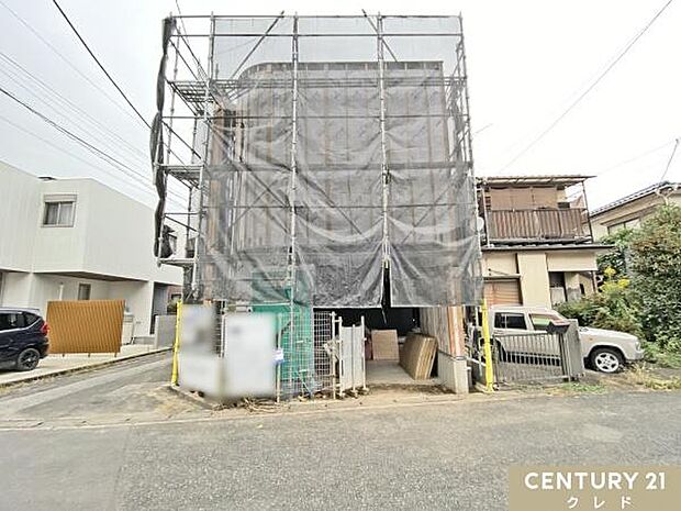 お住まいはビルドインガレージ付き。通勤やお子様の送り迎え、お買い物など、便利な移動手段として活用できます。
