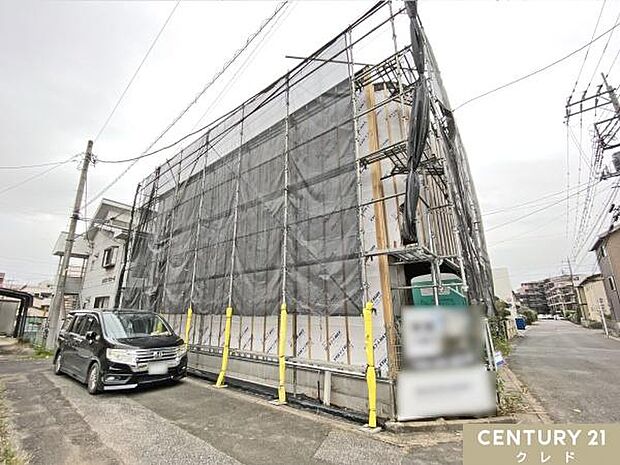 東武東上線・越生線「坂戸」駅まで徒歩7分。2路線利用可能で通勤通学も便利。南西角地につき陽当り・通風良好!