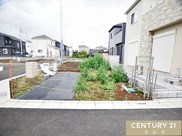 全7棟の分譲地。A～D号棟には4LDKのZEH水準の新邸が並びます。随時写真を更新します。