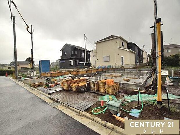 霞ヶ関小・中学校まで徒歩7分！商業施設も近隣に充実した、子育て家族にもオススメの住環境です。