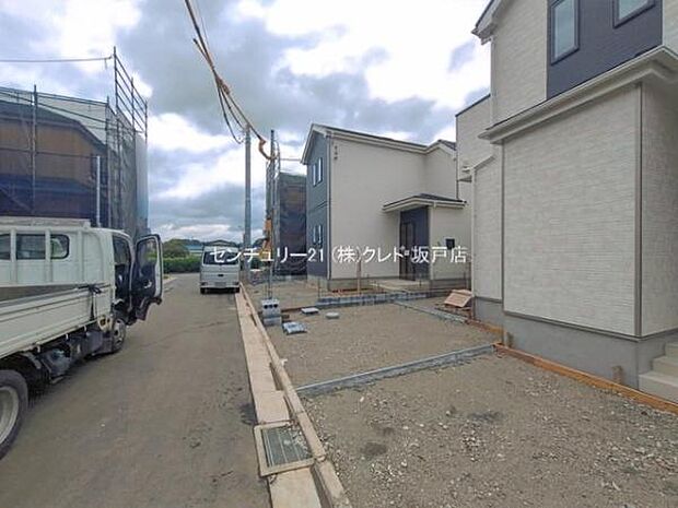 霞ヶ関小・中学校まで徒歩7分!商業施設も近隣に充実した、子育て家族にもオススメの住環境です。