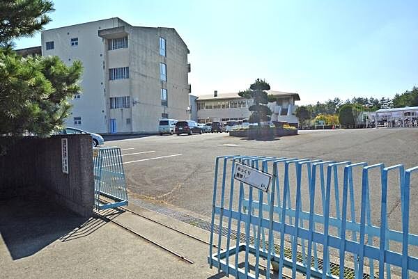 東松山市立白山中学校まで750m