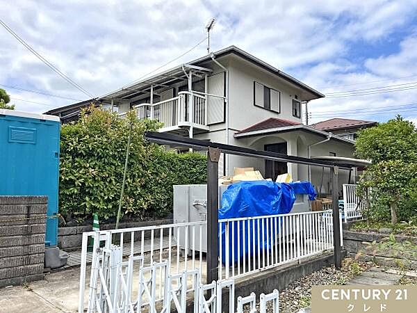 スーパーまで徒歩9分！毎日のお買い物に欠かせない商業施設が徒歩圏内に充実。シニア世帯からファミリー層まで幅広い世帯にオススメです。