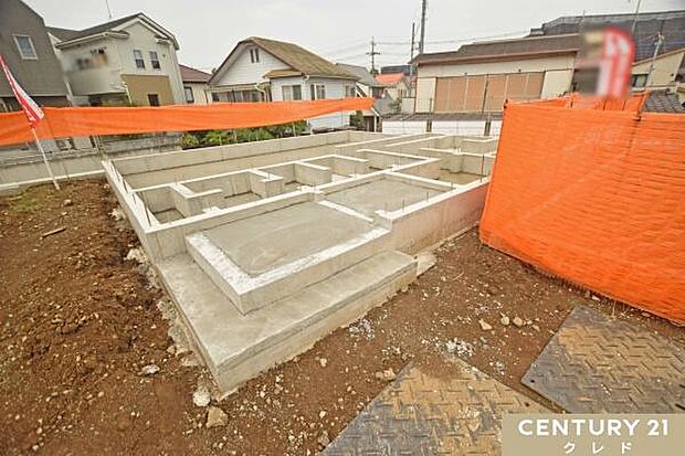 床下全面がコンクリートになるので防湿対策にもなります。教育機関、お買い物施設が近く、暮らしやすい住環境!