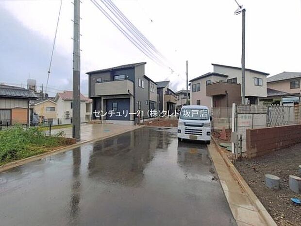 全9棟の新しい街並みが誕生。小学校まで徒歩圏内で、お子様の通学も安心の子育てしやすい住環境です。