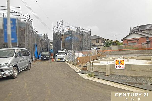 全9棟の新しい街並みが誕生。小学校まで徒歩圏内で、お子様の通学も安心の子育てしやすい住環境です。