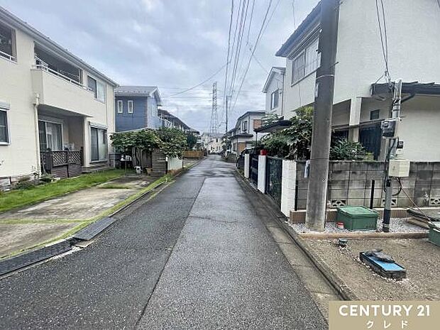 西武新宿線「南大塚」駅まで徒歩16分。ゆとりある敷地70坪超×閑静な住宅街に佇む平屋。
