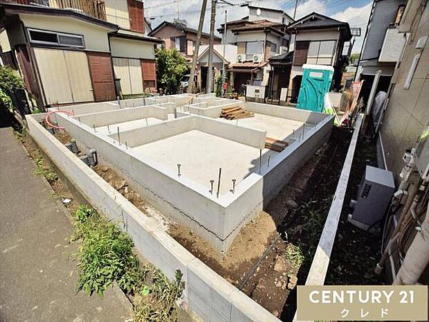 床全面と立ち上がりを鉄筋コンクリートで施工することで、安心して暮らせる地震に強い基礎を造ります。