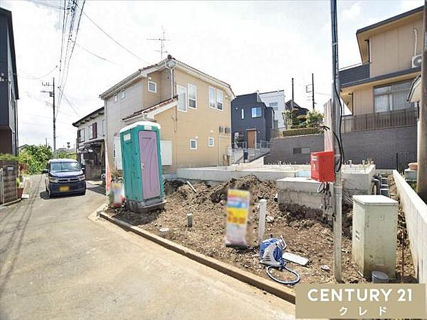 小・中学校まで徒歩11分でお子様も安心の距離感。幼稚園まで徒歩7分圏内で子育て環境良好!