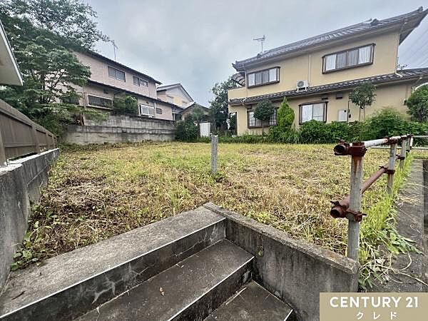 東武東上線・JR川越線「川越」駅から徒歩24分。小・中学校徒歩圏内、複数の路線への乗り入れ、近隣・都心への通勤・通学もしやすい立地です。