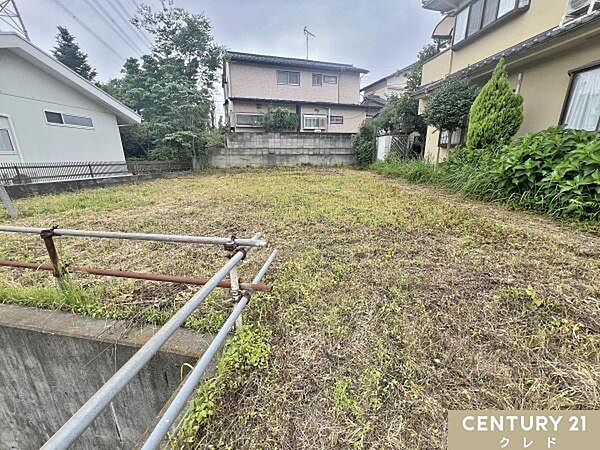 建築条件なしにより、自由に建築業者や設計士を選べるため、世界に一つだけのお住まいを実現します！ぜひ、理想のプランをお聞かせください。