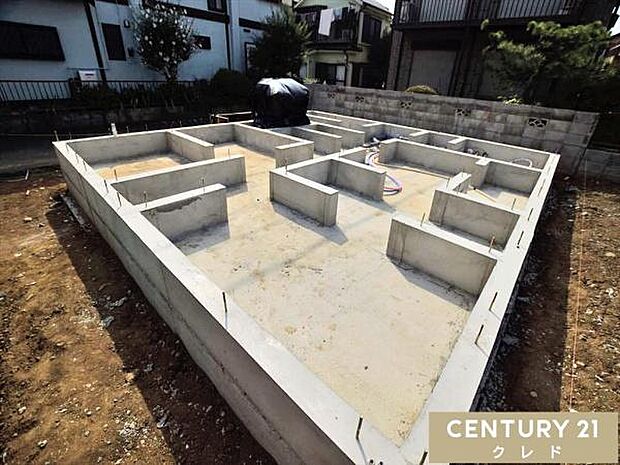 床全面と立ち上がりを鉄筋コンクリートで施工することで、安心して暮らせる地震に強い基礎を造ります。