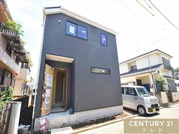 スーパーなどの買い物施設も身近に揃い、毎日の暮らしに便利な子育て世帯にうれしい住環境が広がります。